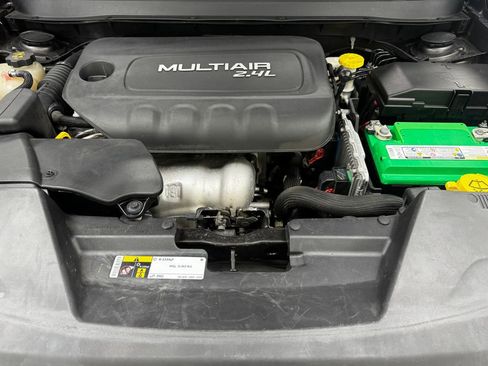 Used 2018 Jeep Cherokee Latitude Plus image 28