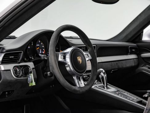 Used 2015 Porsche 911 GT3 RWD image 46