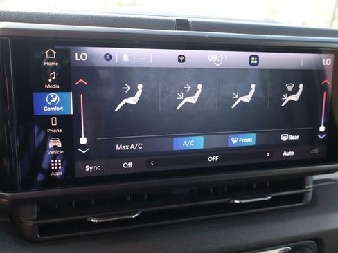 Used 2024 Jeep Wrangler Unlimited AWD/4WD image 41