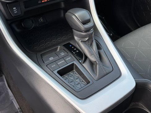 Used 2024 Toyota RAV4 XLE FWD image 28