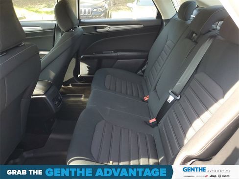 Used 2020 Ford Fusion SE image 23