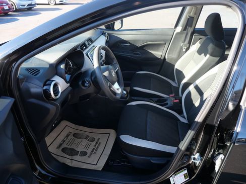 Used 2021 Nissan Versa SV image 10