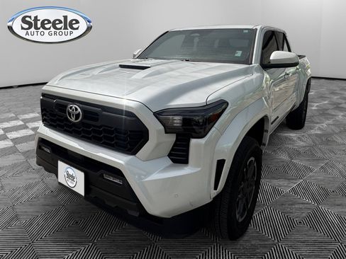 Used 2024 Toyota Tacoma TRD Sport w/ TRD Sport Upgrade Package AWD/4WD image 1