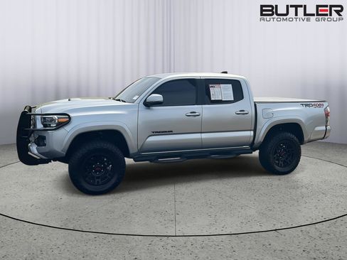 Used 2022 Toyota Tacoma TRD Sport AWD/4WD image 3