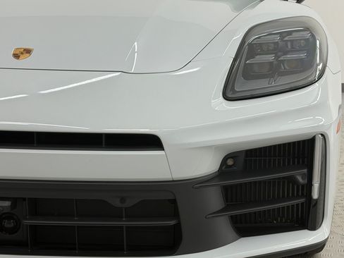 Certified 2024 Porsche Panamera image 12