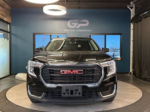 Used 2022 GMC Terrain SLE w/ Driver Convenience Package AWD/4WD image 8