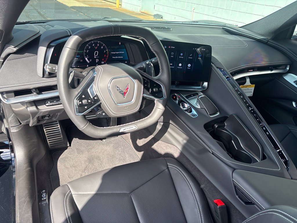 Used 2025 Chevrolet Corvette Z06 RWD image 4