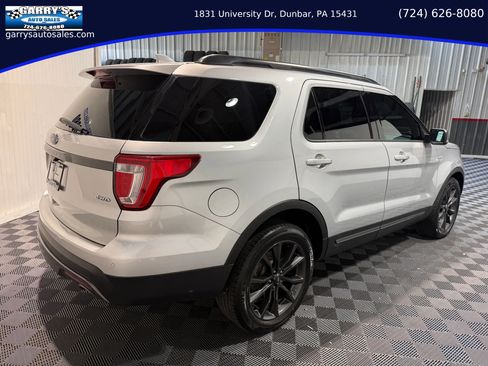 Used 2017 Ford Explorer XLT w/ Equipment Group 202A AWD/4WD image 5