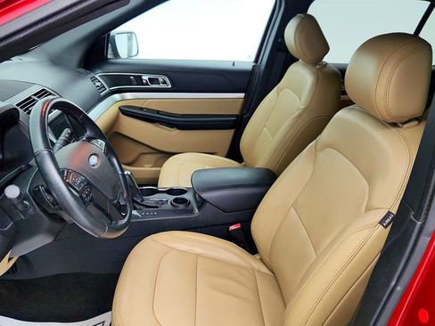 Used 2017 Ford Explorer XLT w/ Equipment Group 202A image 21