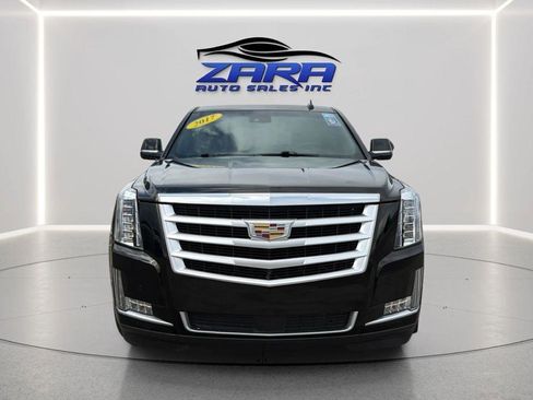 Used 2017 Cadillac Escalade Platinum AWD/4WD image 2
