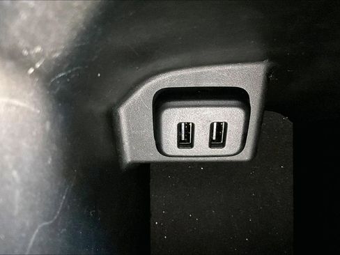 Used 2023 GMC Terrain SLT image 15