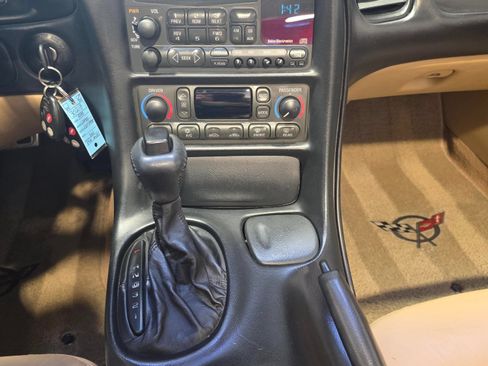 Used 1999 Chevrolet Corvette Convertible w/ Memory Pkg RWD image 20