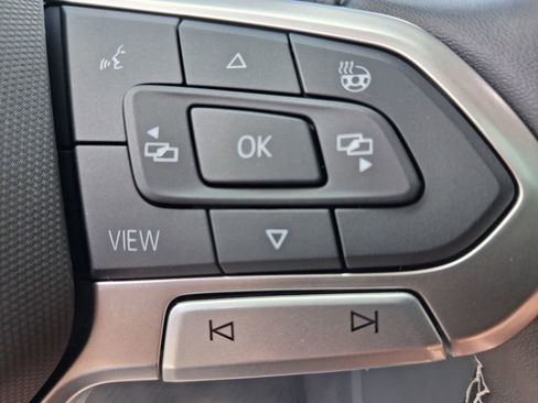 Used 2023 Volkswagen Atlas SEL AWD/4WD image 17