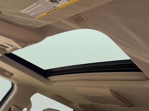 Used 2020 Cadillac Escalade Premium Luxury image 25