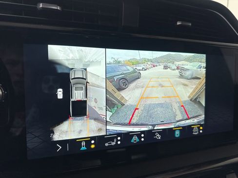 Used 2023 GMC Sierra 1500 AT4 w/ Technology Package image 15