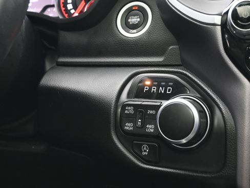 Used 2023 RAM 1500 Big Horn AWD/4WD image 35