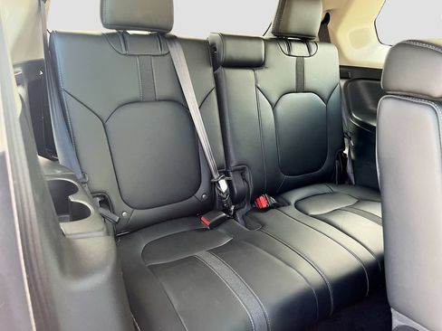 Used 2024 Honda Pilot Touring image 29