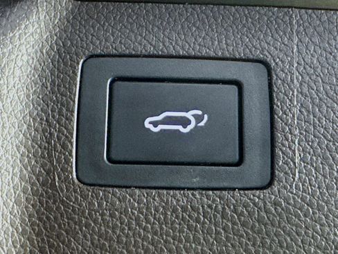 Used 2016 Hyundai Santa Fe Limited w/ Option Group 04 AWD/4WD image 29