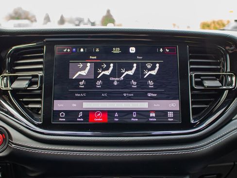 Used 2021 Dodge Durango SRT Hellcat w/ Technology Group image 25