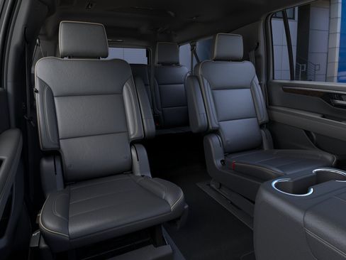 New 2026 Chevrolet Suburban Premier w/ Sun And Tow Package AWD/4WD image 45