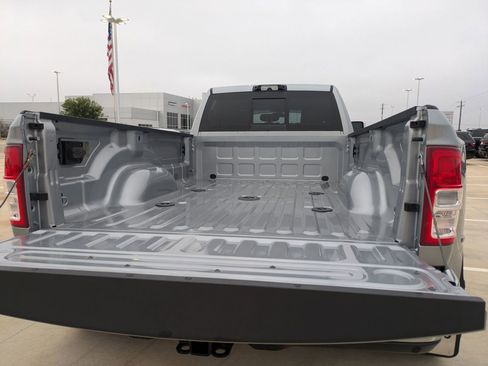 Used 2023 RAM 3500 Tradesman image 22