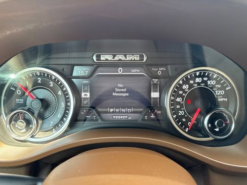 Used 2019 RAM 1500 Laramie AWD/4WD image 17