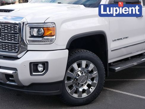 Used 2019 GMC Sierra 2500 Denali w/ Duramax Plus Package image 27