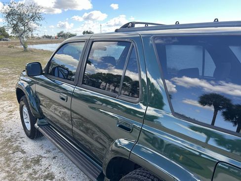 Used 2000 Toyota 4Runner SR5 image 17