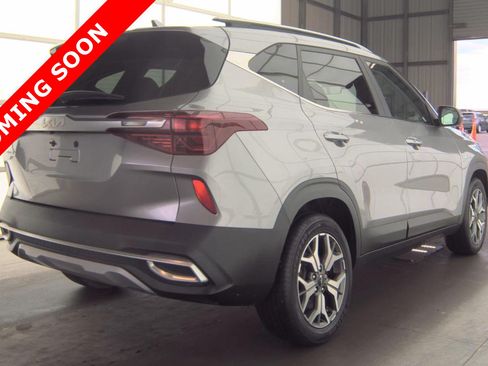 Used 2022 Kia Seltos EX AWD/4WD image 5