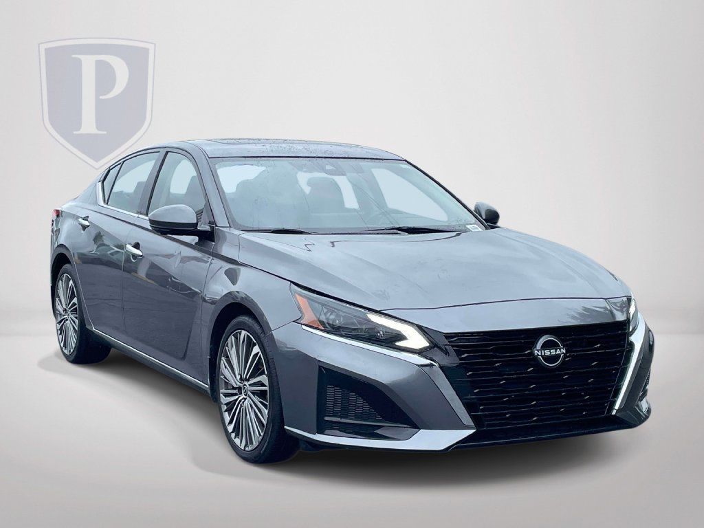 Used 2023 Nissan Altima 2.5 SL FWD image 2