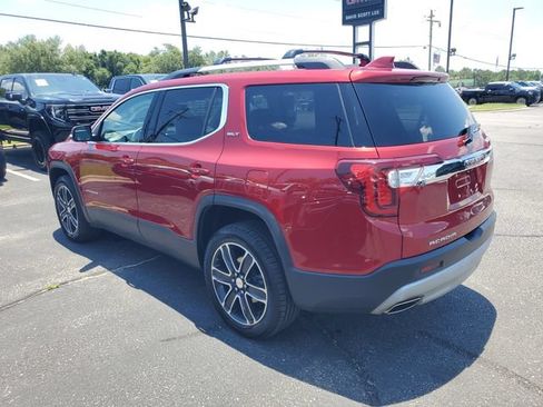 Used 2022 GMC Acadia SLT w/ Preferred Package FWD image 3