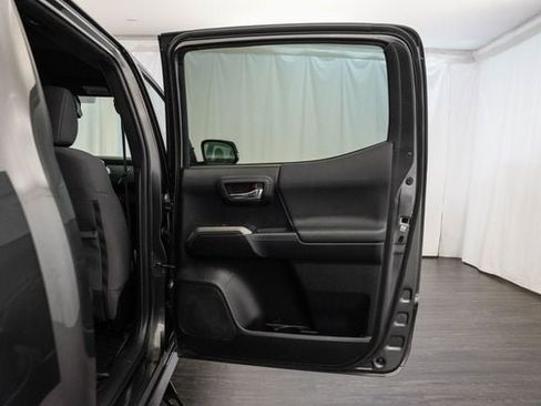 Used 2019 Toyota Tacoma TRD Sport w/ Technology Package RWD image 23
