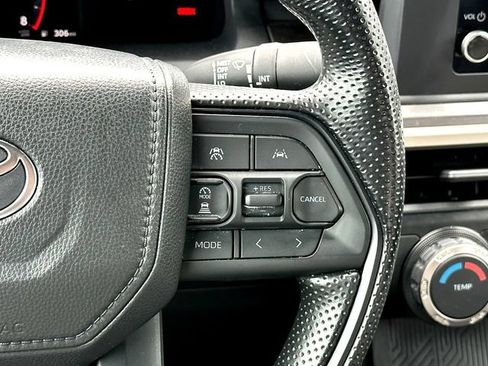 Certified 2025 Toyota Tacoma SR5 AWD/4WD image 23