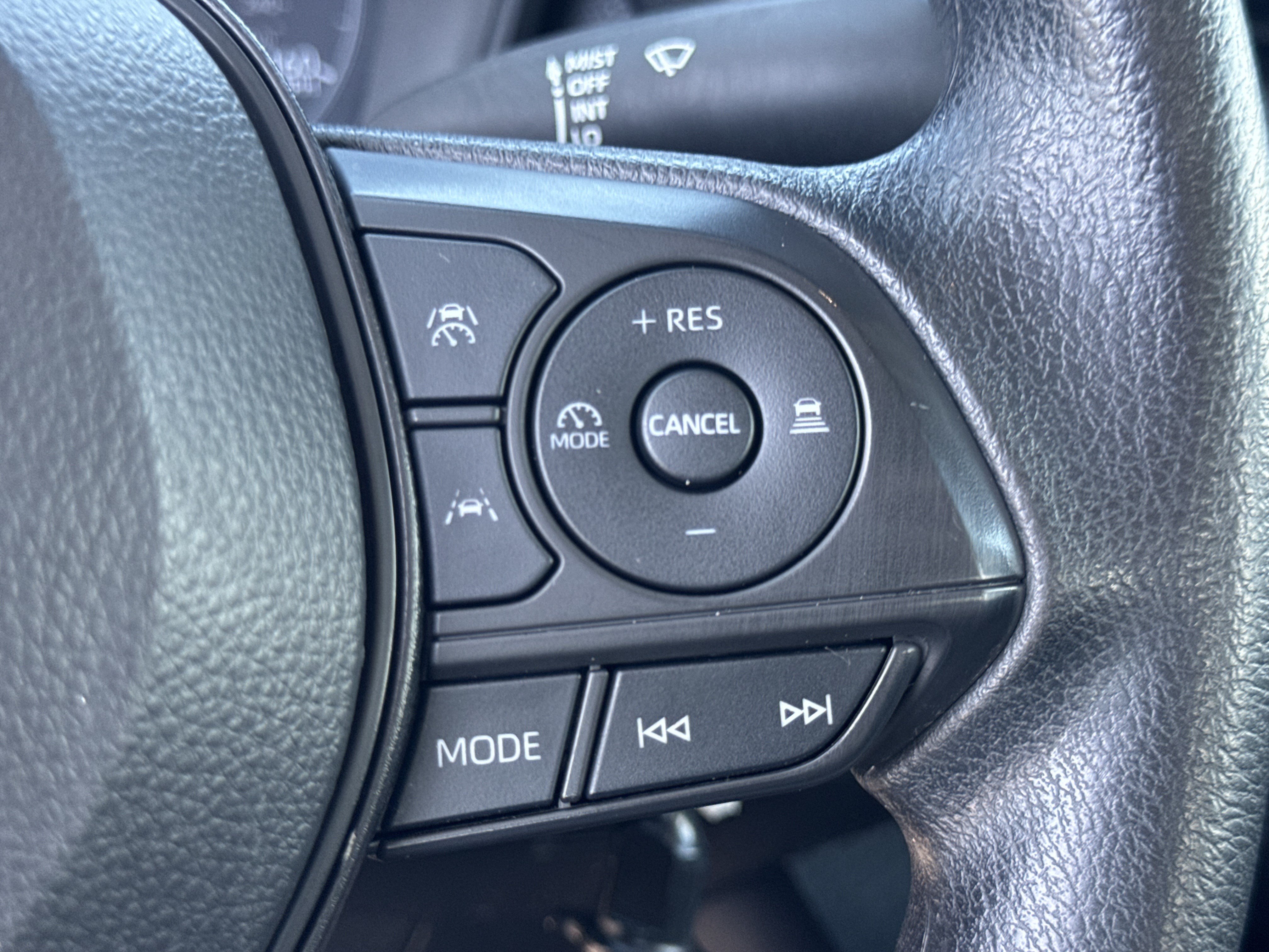 Used 2024 Toyota Corolla LE FWD image 29