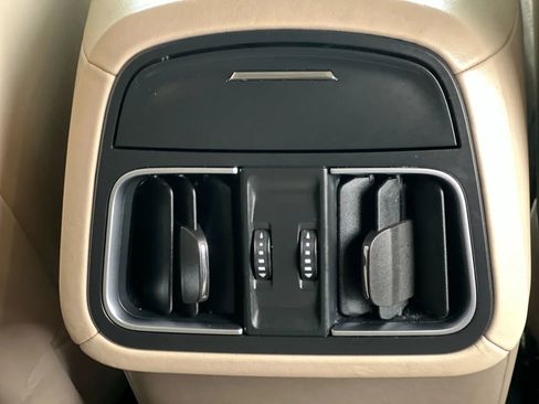 Used 2018 Maserati Levante GranLusso image 24