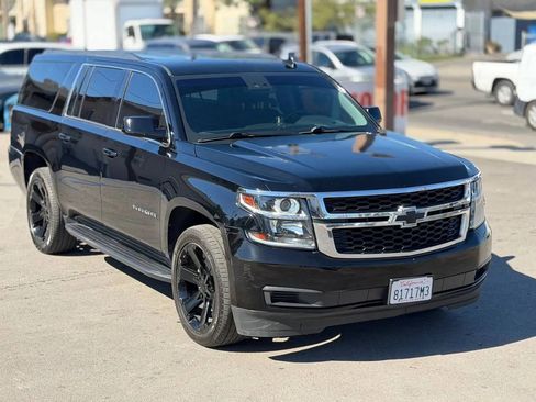 Used 2019 Chevrolet Suburban LT w/ Max Trailering Package image 2