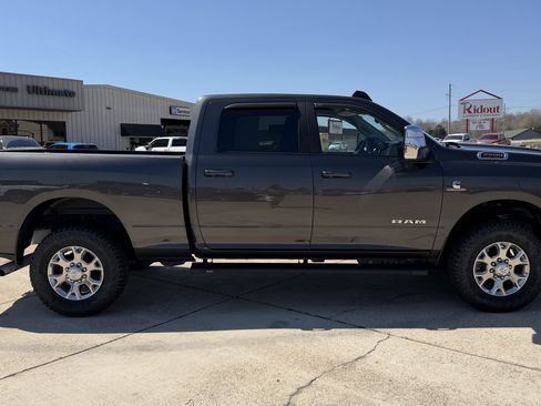 Used 2024 RAM 2500 Laramie image 12