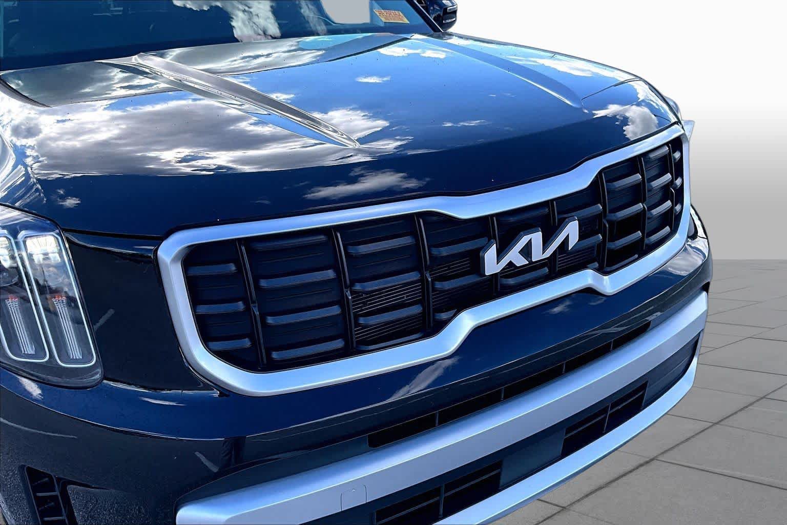 Used 2024 Kia Telluride S w/ S Sunroof Package FWD image 30