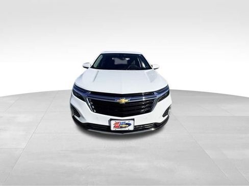 Used 2024 Chevrolet Equinox LT image 2