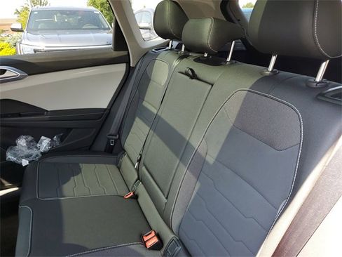 New 2025 Volkswagen Taos SE image 10