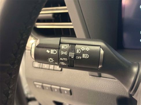 Used 2024 Lexus GX 550 image 37