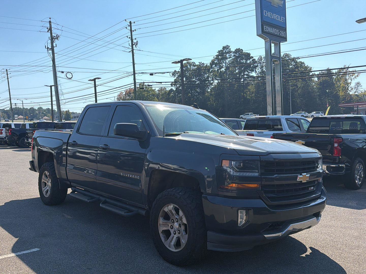 Used 2017 Chevrolet Silverado 1500 LT w/ All Star Edition AWD/4WD image 4