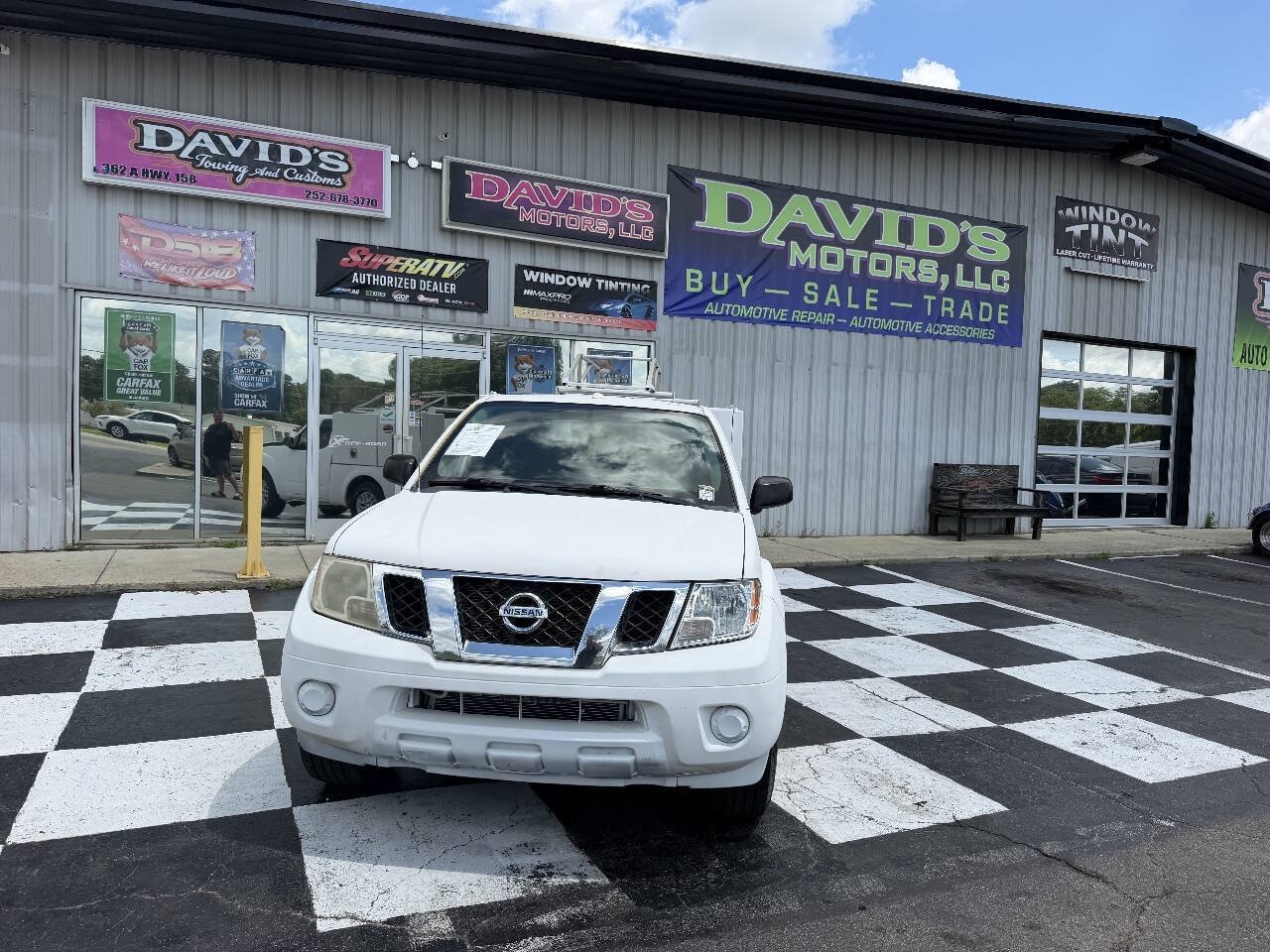 Used 2018 Nissan Frontier SV RWD image 3