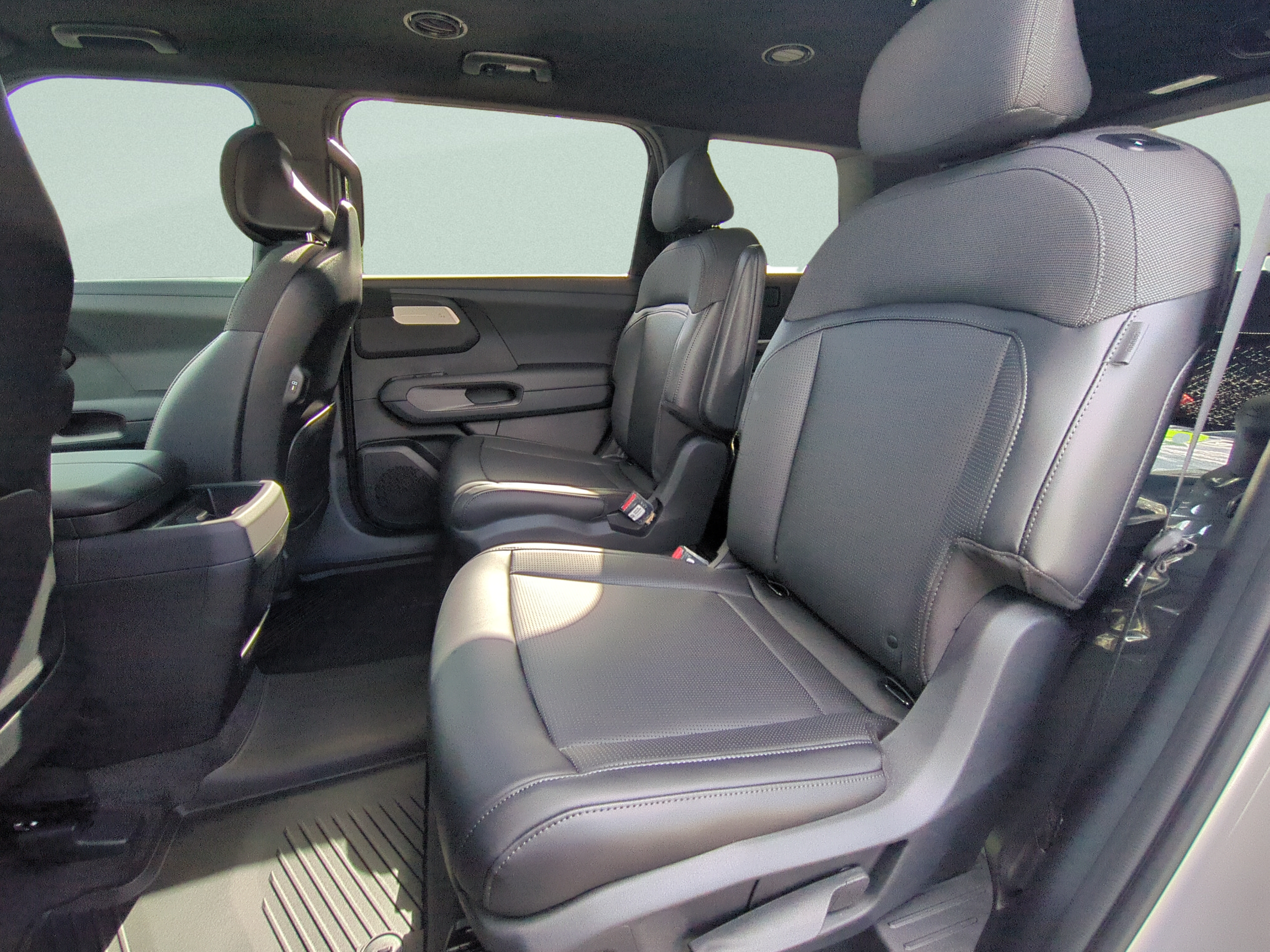 New 2027 Kia Telluride S w/ Towing Package FWD image 8