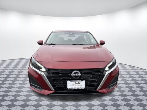 Used 2025 Nissan Altima 2.5 SV w/ SV Special Edition Package image 2