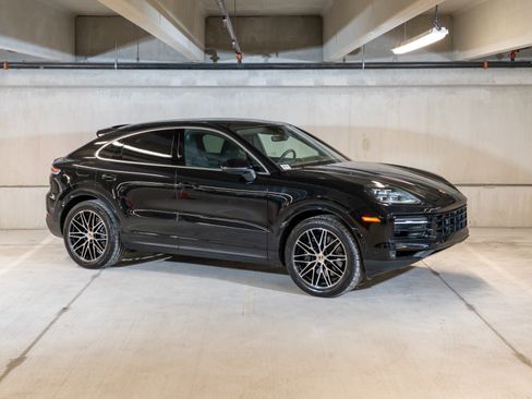 Certified 2026 Porsche Cayenne GTS AWD/4WD image 9