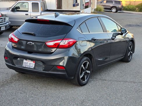 Used 2017 Chevrolet Cruze LT FWD image 16
