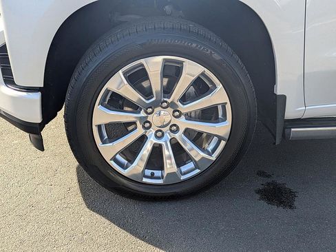 Used 2022 Chevrolet Silverado 1500 High Country w/ Technology Package image 10