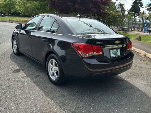 Used 2014 Chevrolet Cruze LT w/ Technology Package FWD image 8