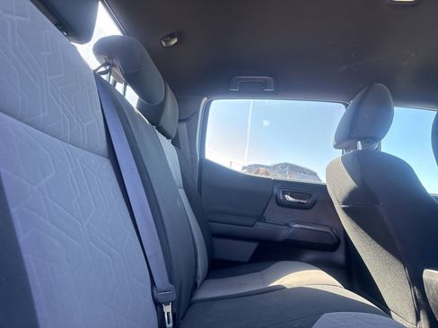 Used 2021 Toyota Tacoma TRD Sport w/ Technology Package image 29